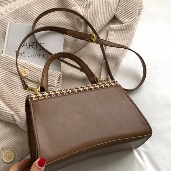 NEW "R" Graphic Satchel - Picture 5 of 5